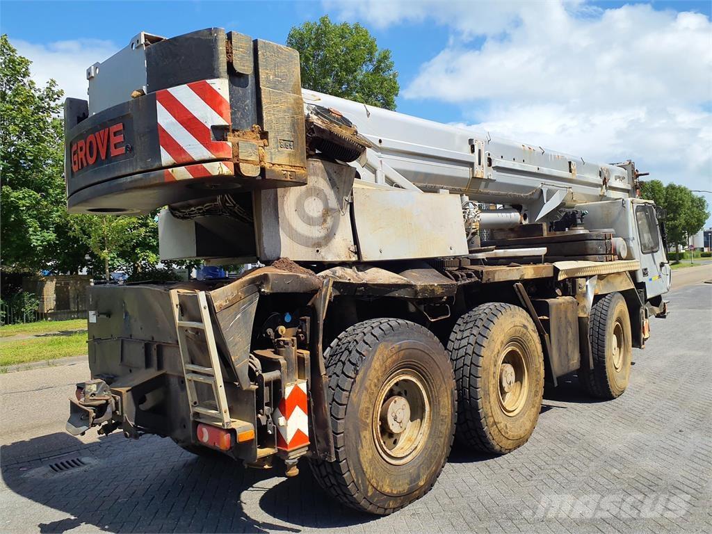 Grove GMK 3055 Macara pentru orice teren