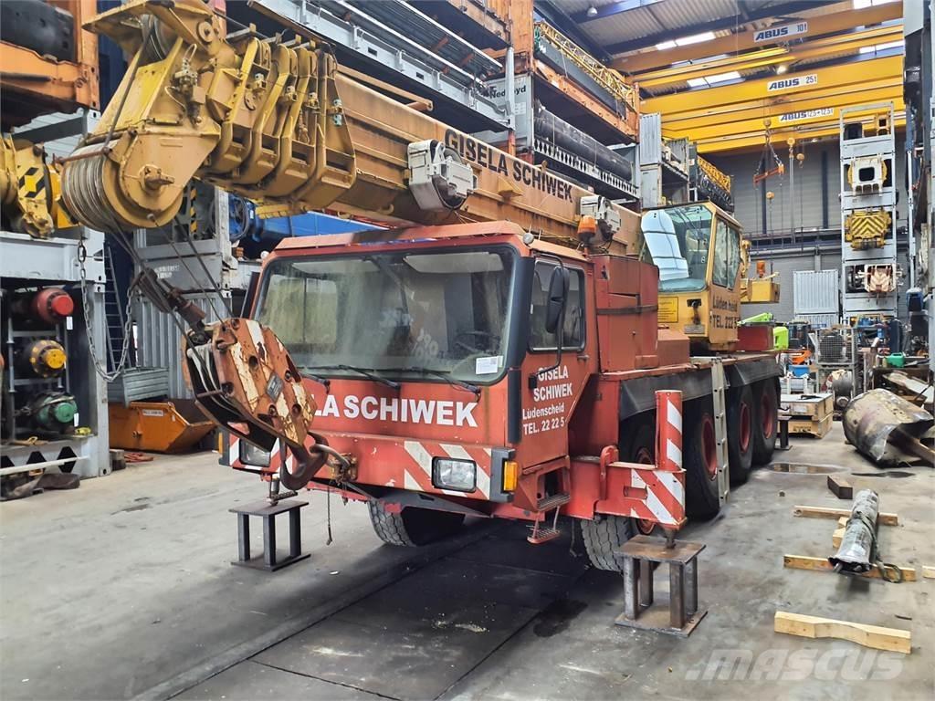 Liebherr LTM 1050 Macara pentru orice teren