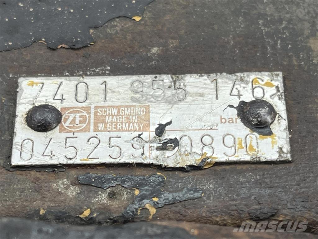 Steering box Piese si echipamente pentru macara