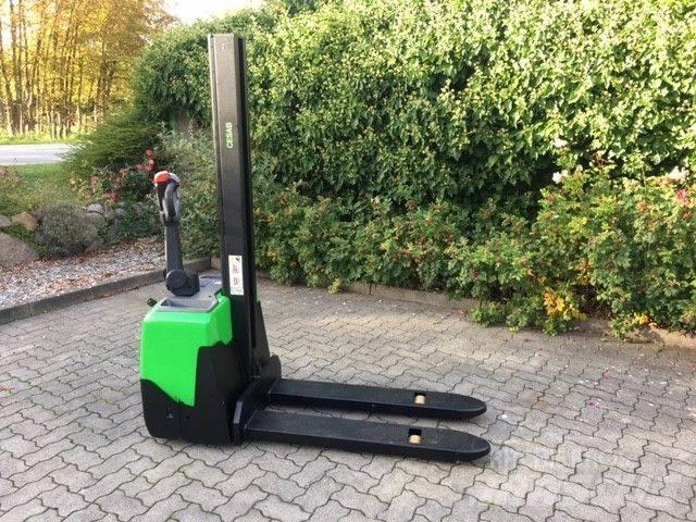 Cesab S110 Transpaleta manuala