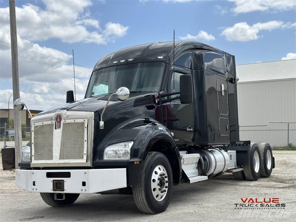 Kenworth T880 Autotractoare