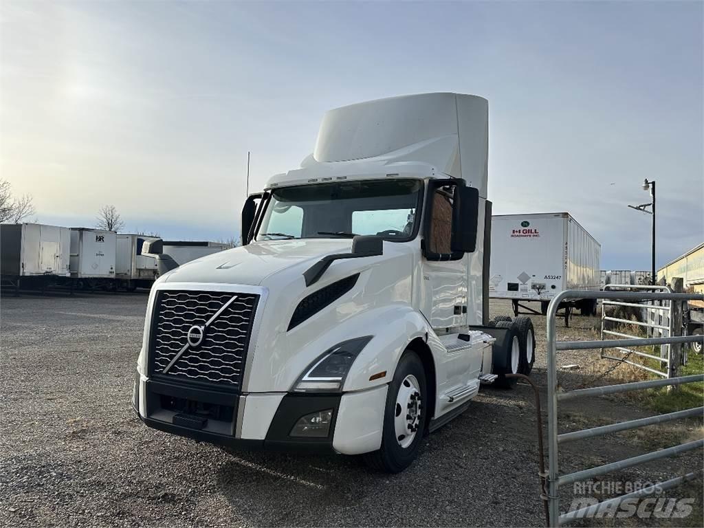 Volvo VNL300 Autotractoare