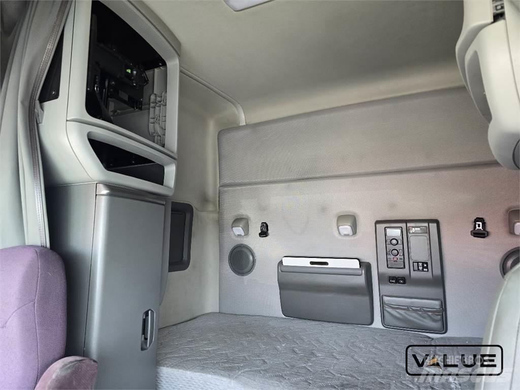 Volvo VNL740 Autotractoare