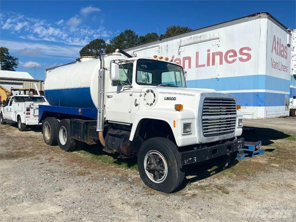 Ford L8000 Utilaje construcții - Altele