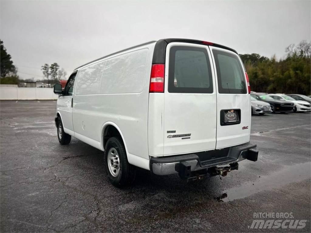 GMC Savana Utilaje construcții - Altele