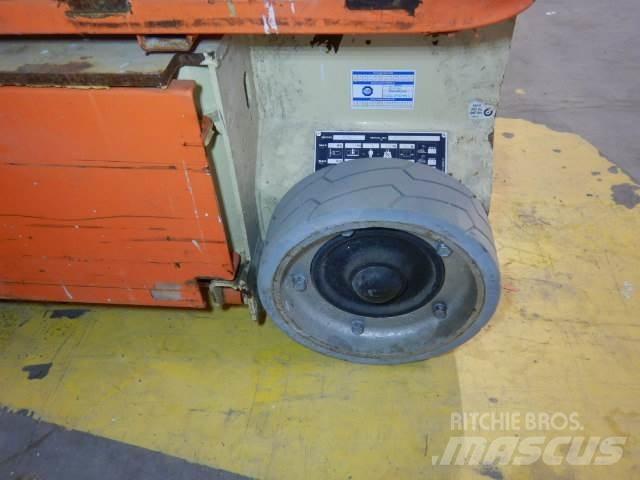 JLG 1230ES Ascensoare verticale catarg