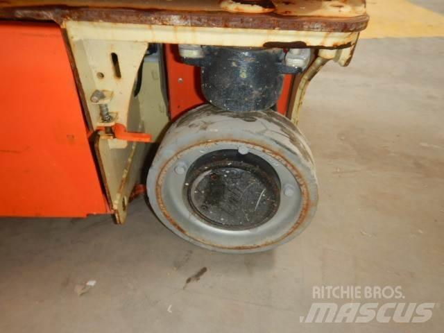 JLG 1230ES Ascensoare verticale catarg