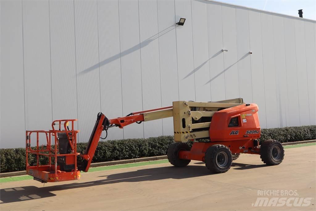 JLG 520AJ Nacele cu brat articulat