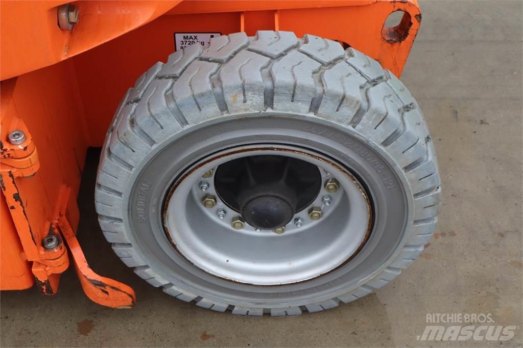 JLG E300AJP Nacele cu brat articulat