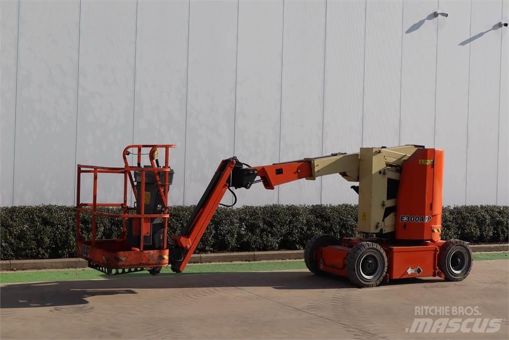 JLG E300AJP Nacele cu brat articulat