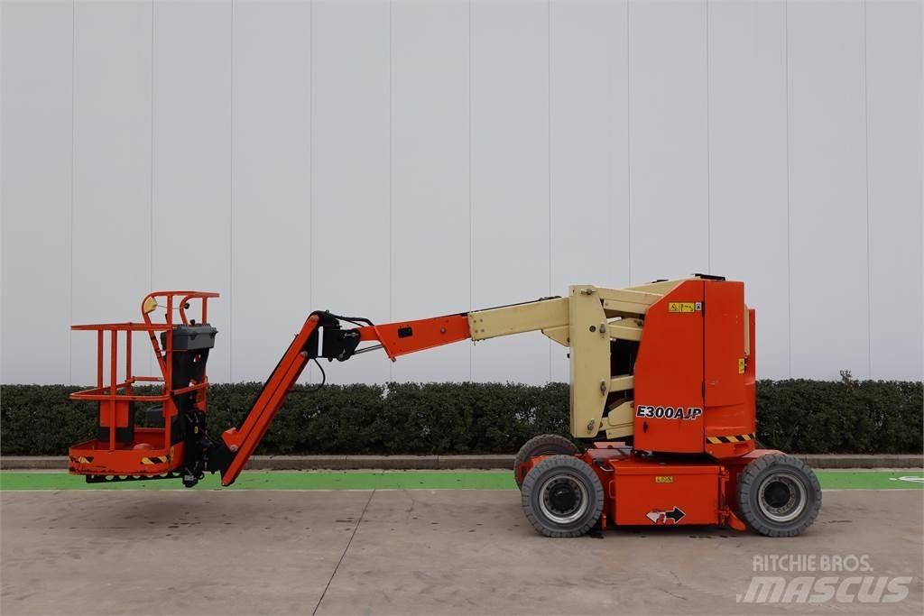 JLG E300AJP Nacele cu brat articulat