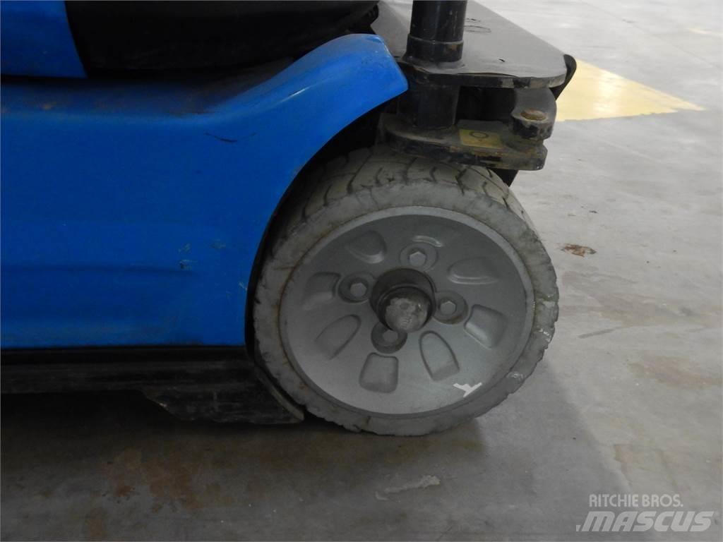 Manitou 100VJR Ascensoare verticale catarg