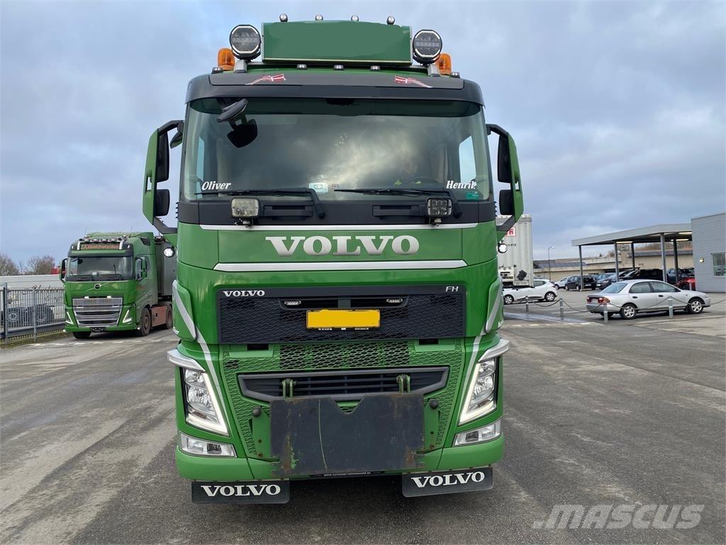 Volvo FH 8x4 Camioane cu macara