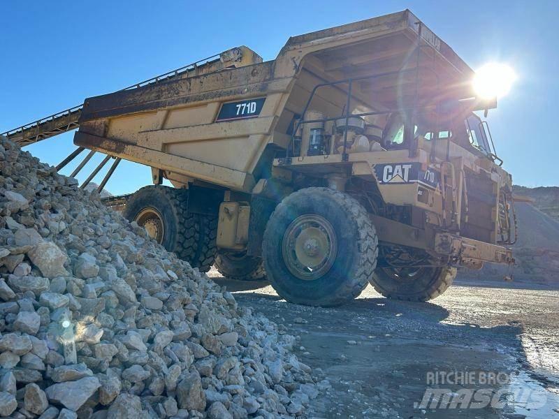 CAT 771D Camioane cu basculante rigide