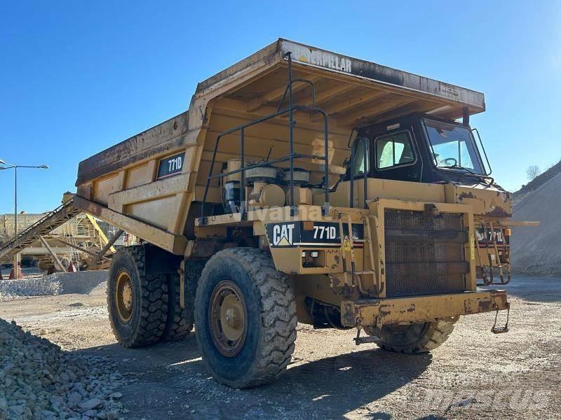 CAT 771D Camioane cu basculante rigide