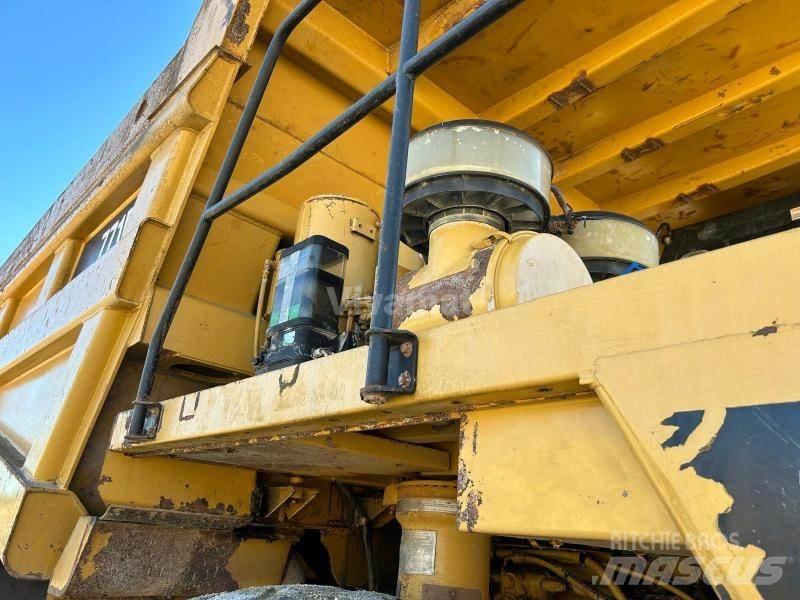 CAT 771D Camioane cu basculante rigide