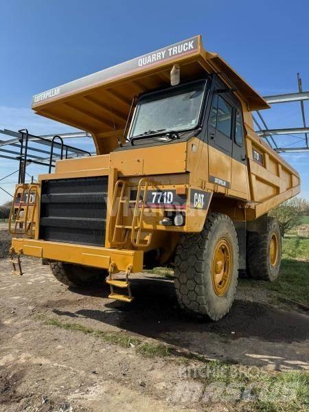 CAT 771D Camioane cu basculante rigide