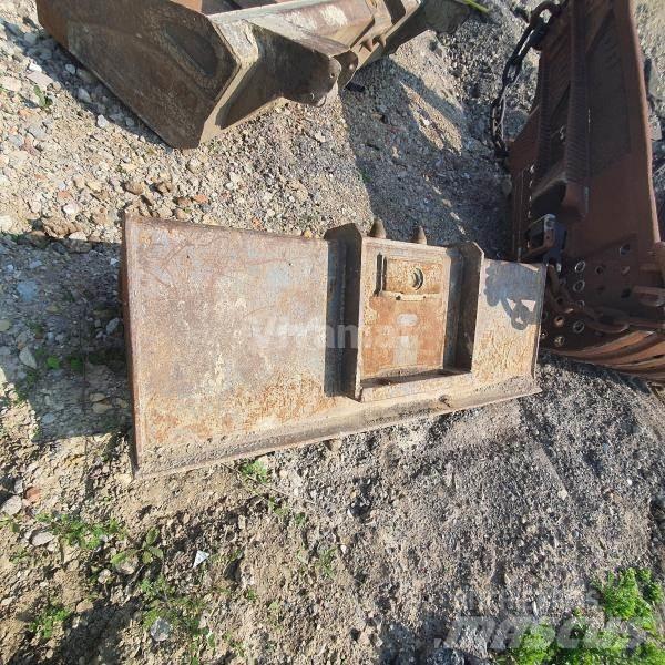 Mecalac 8MCR Pistoane