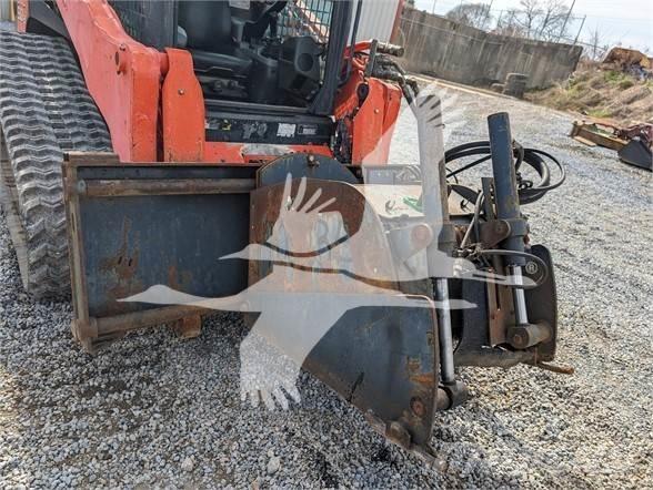 Bobcat  Utilaje taiere asfalt