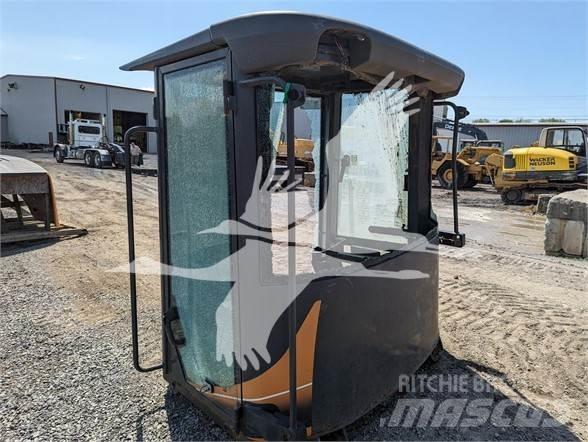 CASE  Cabine si interior