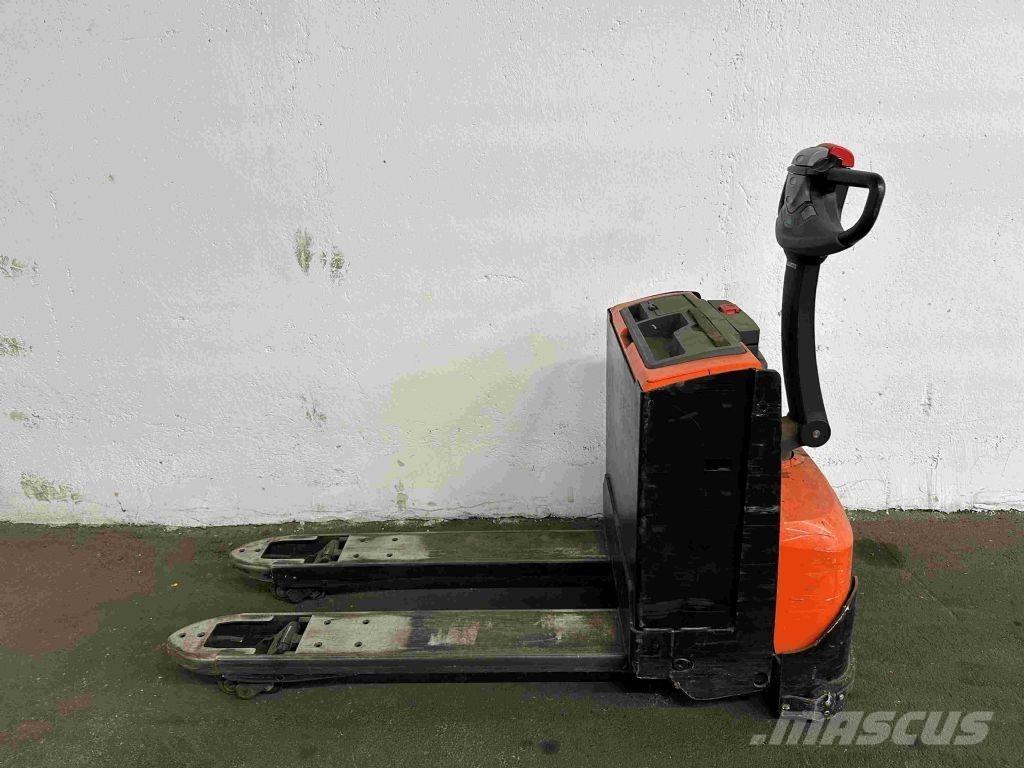 BT LWE 200 Transpaleta manuala