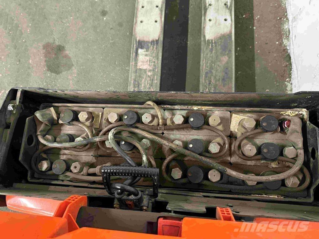 BT LWE 200 Transpaleta manuala