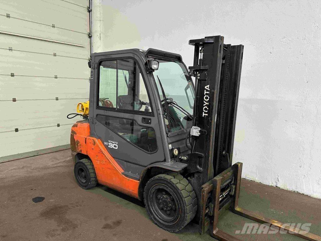 Toyota 02-8FGF30 Stivuitor GPL