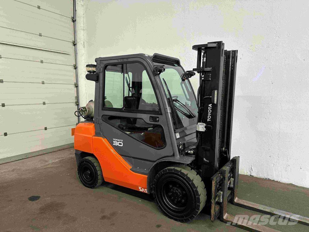 Toyota 02-8FGF30 Stivuitor GPL