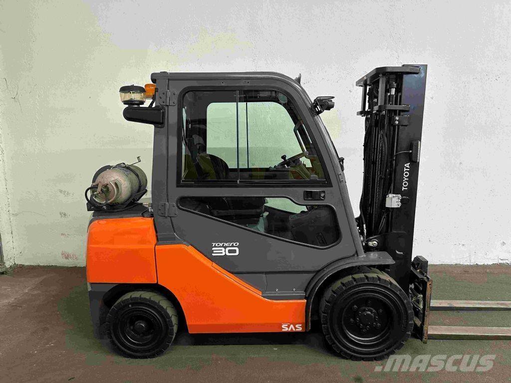 Toyota 02-8FGF30 Stivuitor GPL