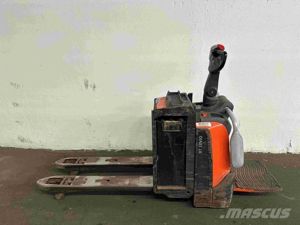 Toyota LPE 200 Transpaleta manuala