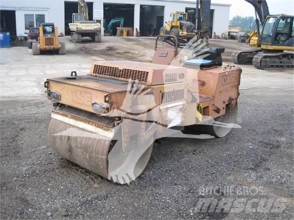 CASE W252 Compactoare monocilindrice
