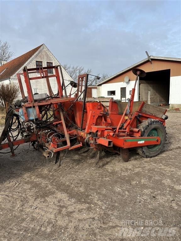  - - - Masini de plantat