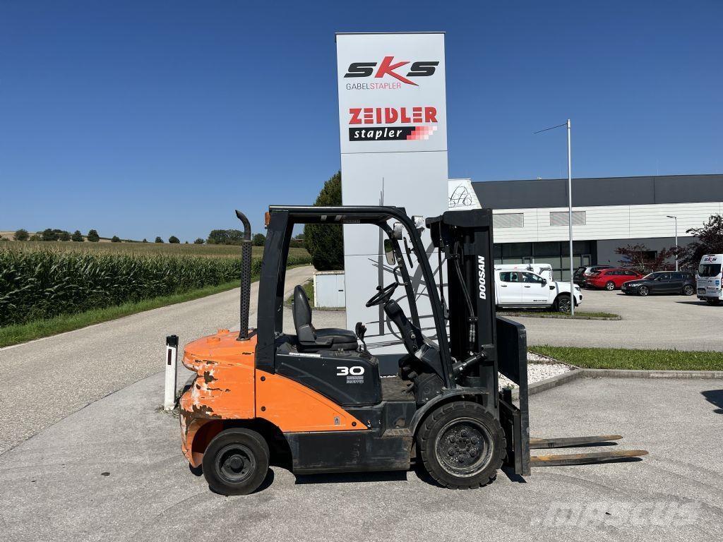 Doosan D30S-7 Stivuitor diesel