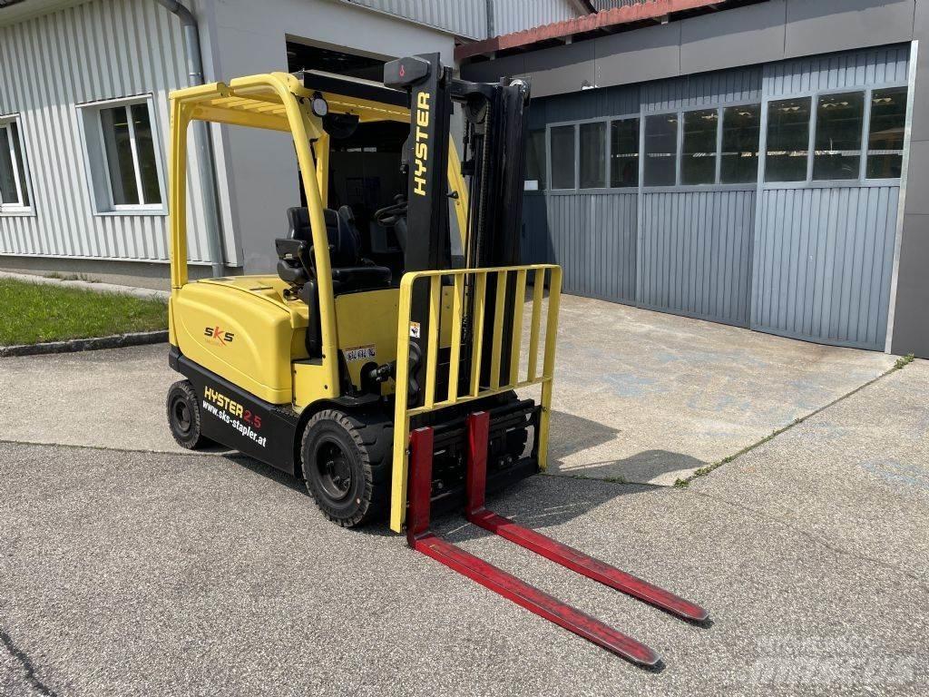 Hyster J2.5XN Stivuitor electric