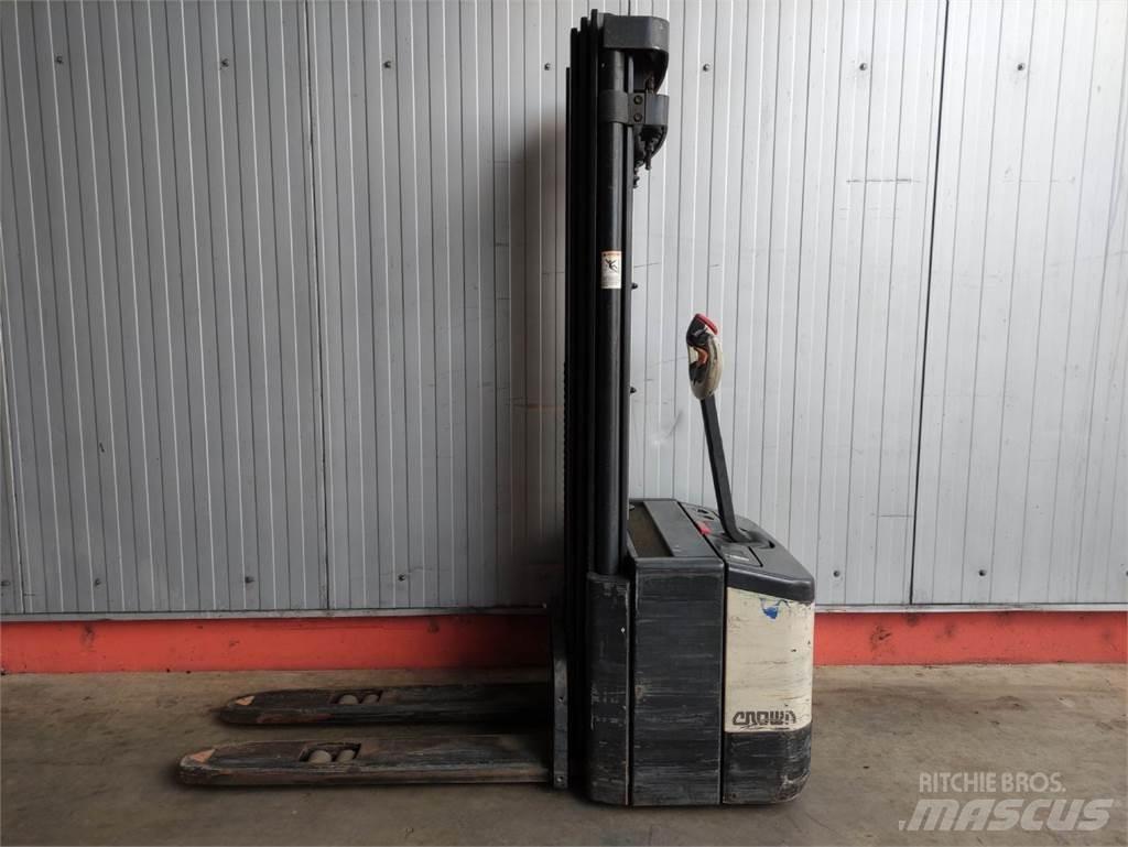 Crown WE 2300-1.6 TT Transpaleta manuala