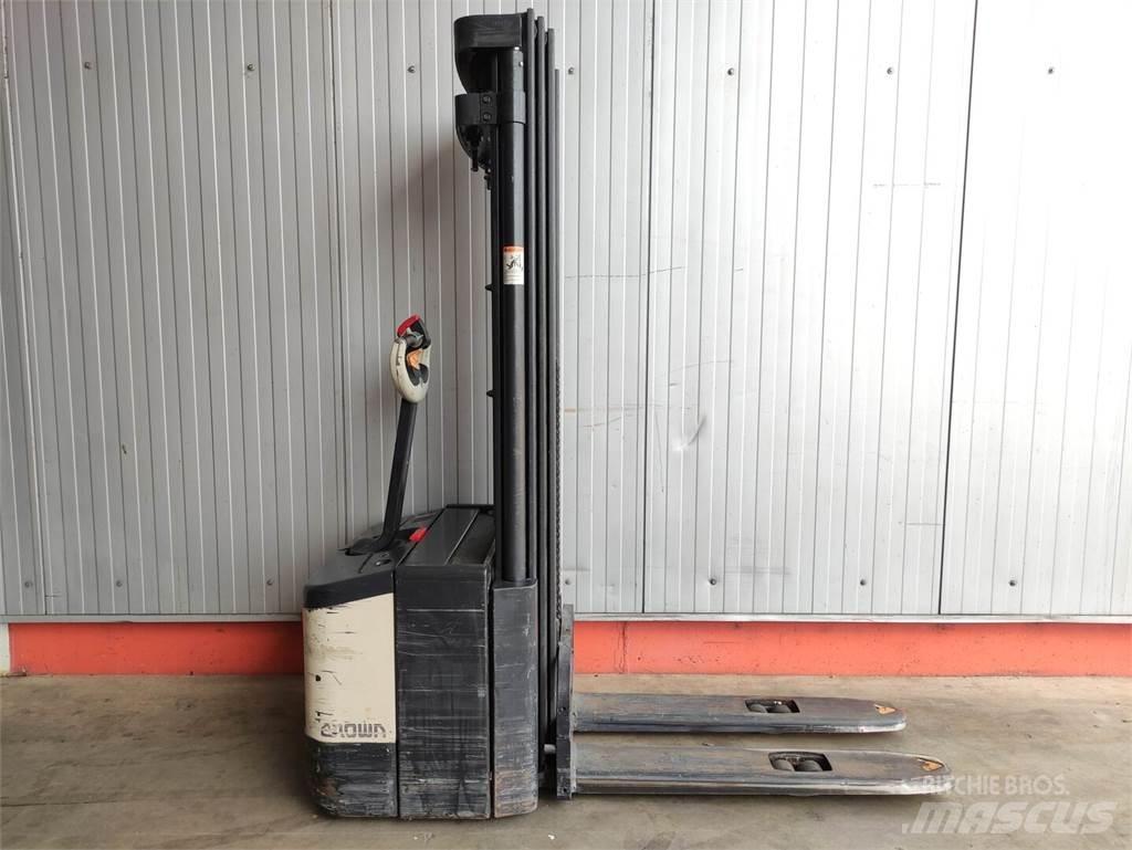 Crown WE2300-1.6-TT Transpaleta manuala