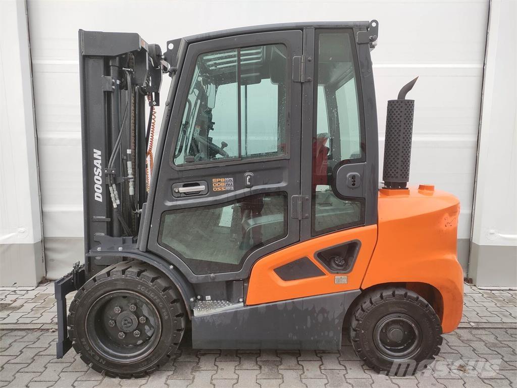 Doosan D35C-9 Stivuitor diesel