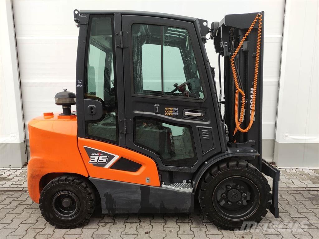 Doosan D35C-9 Stivuitor diesel