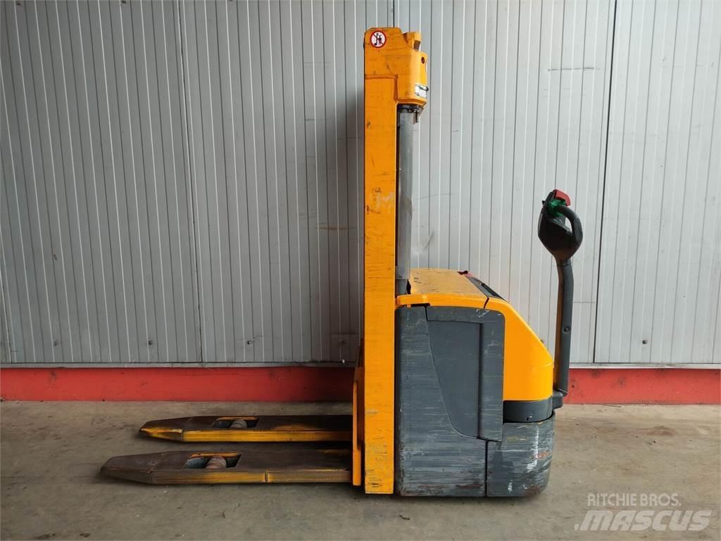 Jungheinrich EJC216 Transpaleta manuala