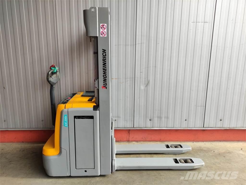 Jungheinrich EJC216z Transpaleta manuala