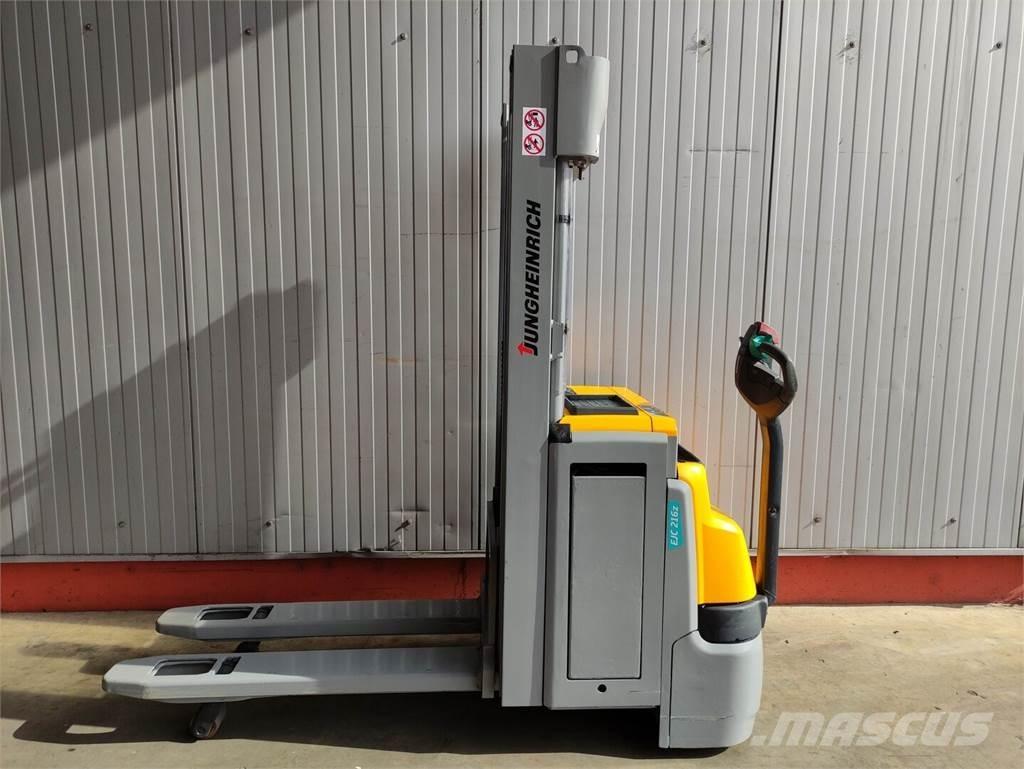 Jungheinrich EJC216z Transpaleta manuala