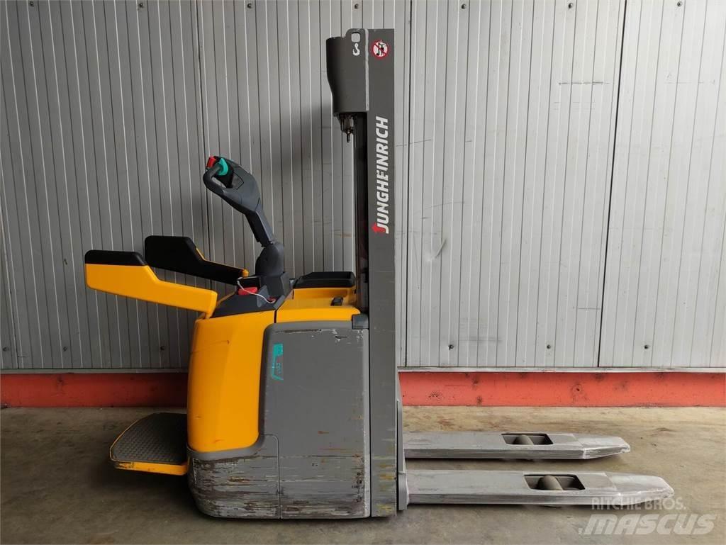 Jungheinrich ERC 212 Transpaleta manuala