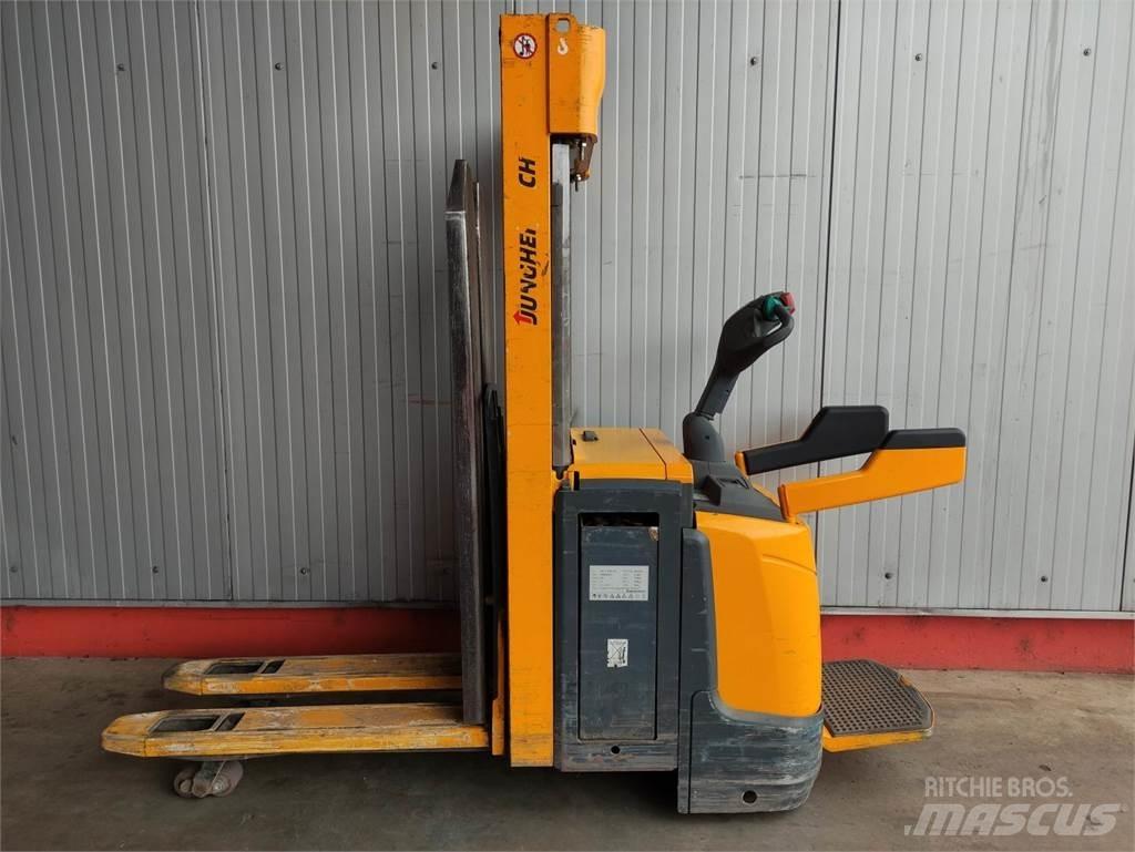 Jungheinrich ERC 214 Z Transpaleta manuala