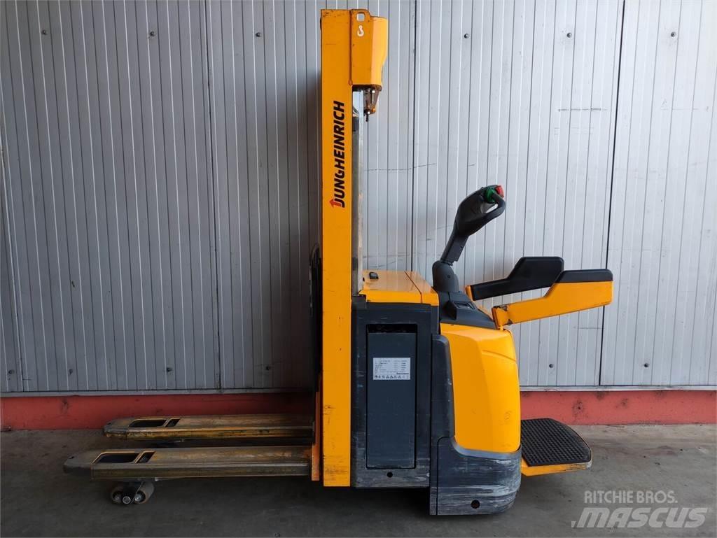 Jungheinrich ERC214Z Transpaleta manuala