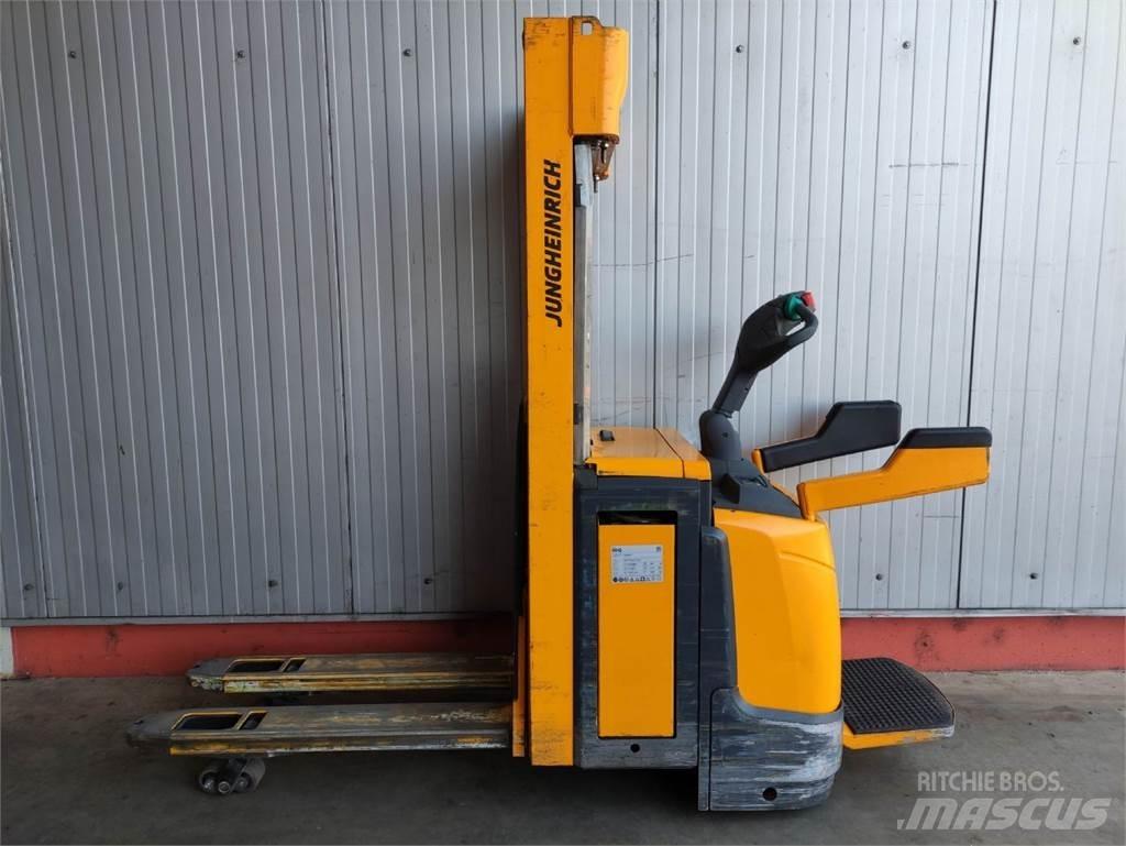 Jungheinrich ERC214Z Transpaleta manuala