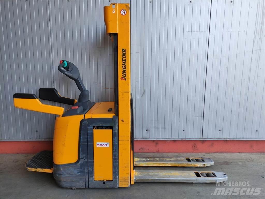 Jungheinrich ERC214Z Transpaleta manuala