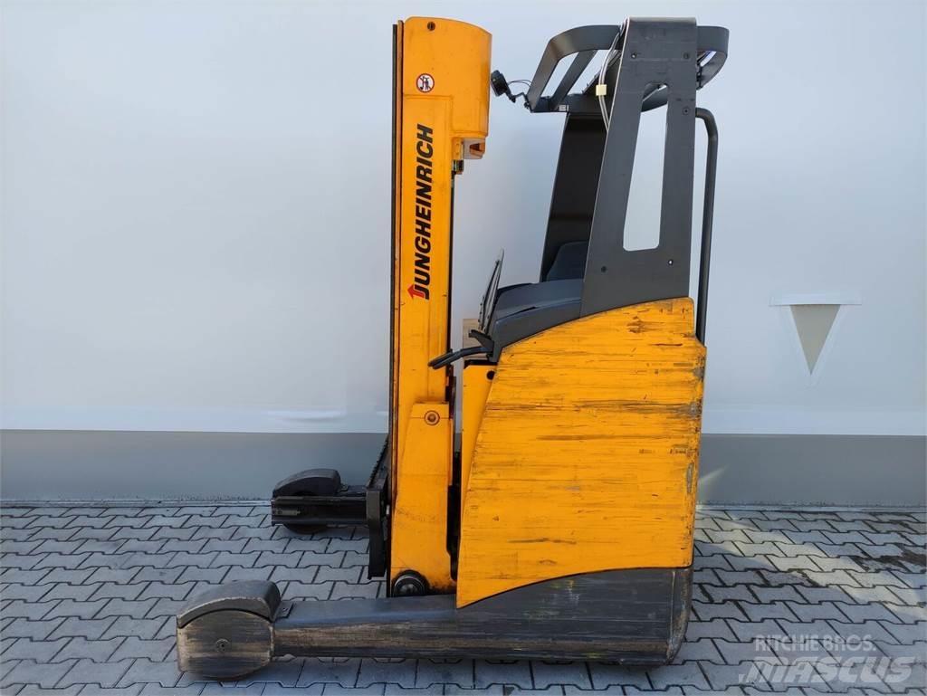 Jungheinrich ETV 116 Stivuitor cu catarg retractabil