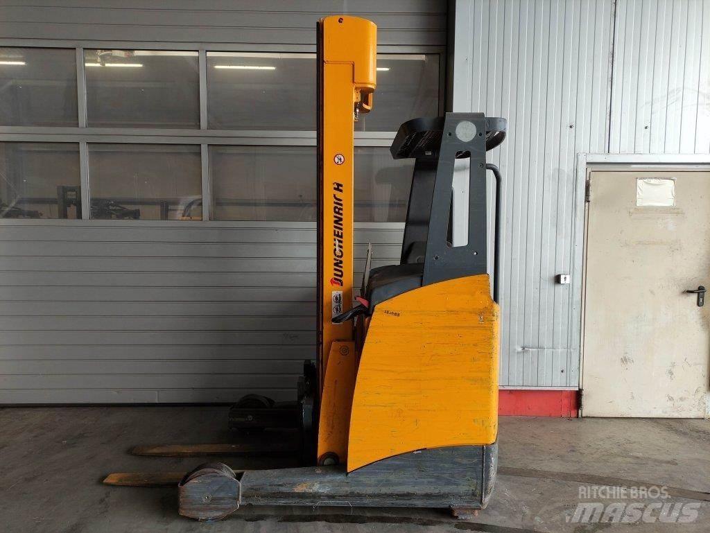 Jungheinrich ETV114 Stivuitor cu catarg retractabil