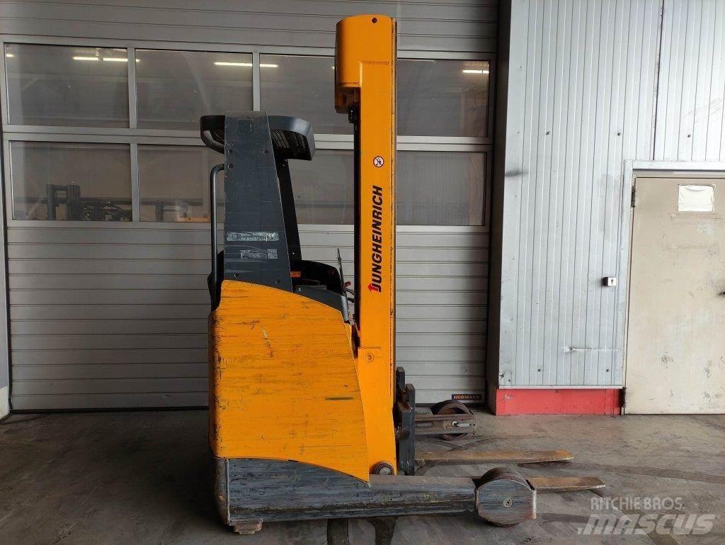 Jungheinrich ETV114 Stivuitor cu catarg retractabil