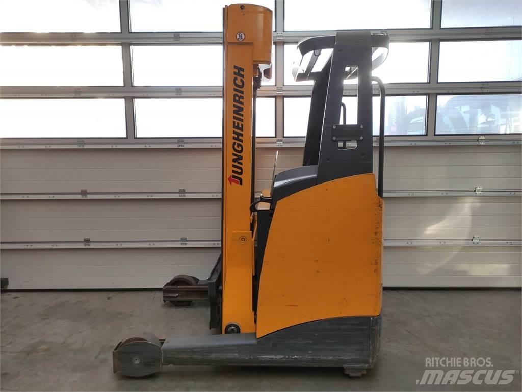 Jungheinrich ETV116 Stivuitor cu catarg retractabil